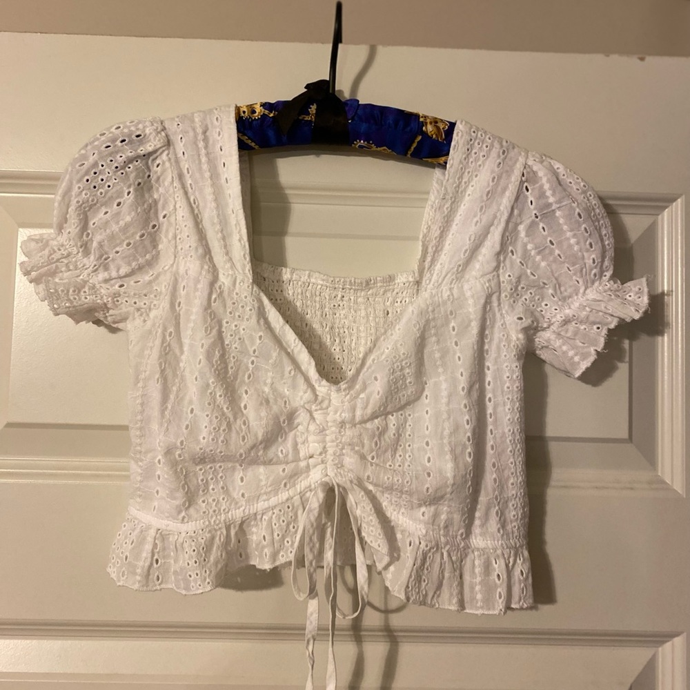 Cute white lace crop top size S